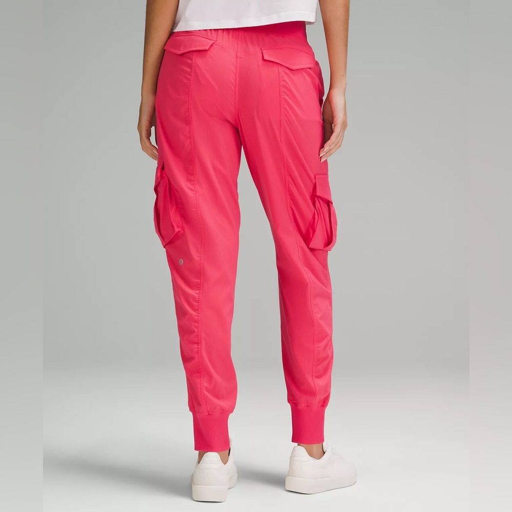 Lululemon Dance Studio Relaxed-Fit Mid-Rise Cargo Jogger - Picture 3 of 9